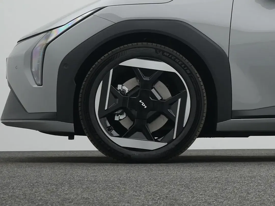 Kia EV4 - Thumbnail 6