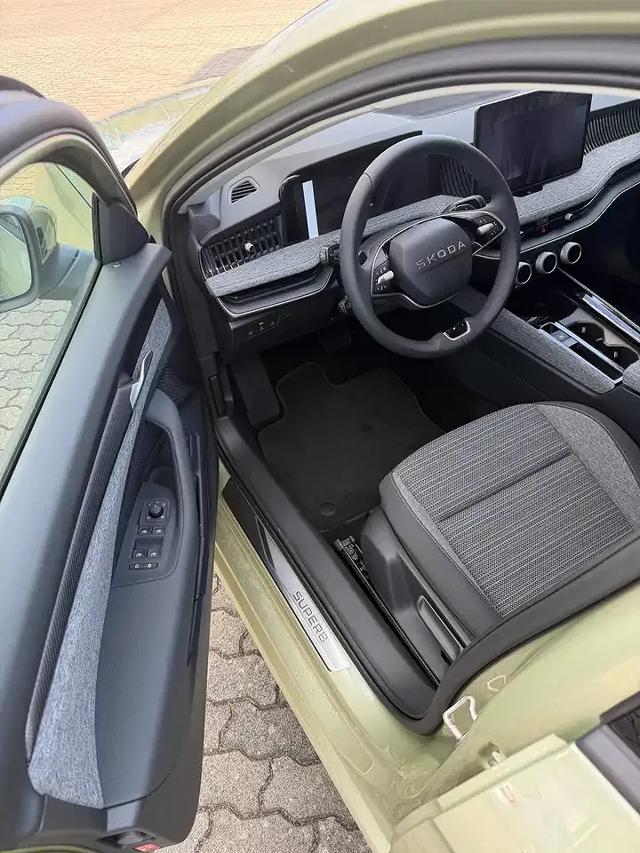 Skoda Superb - Thumbnail 10