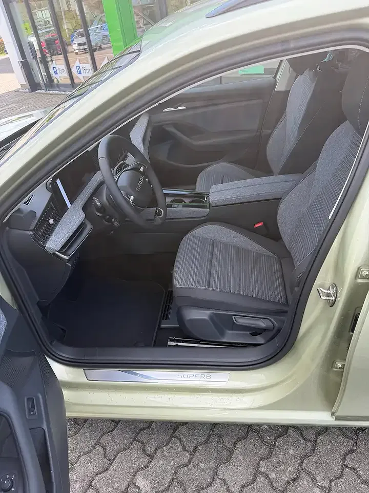 Skoda Superb - Thumbnail 11