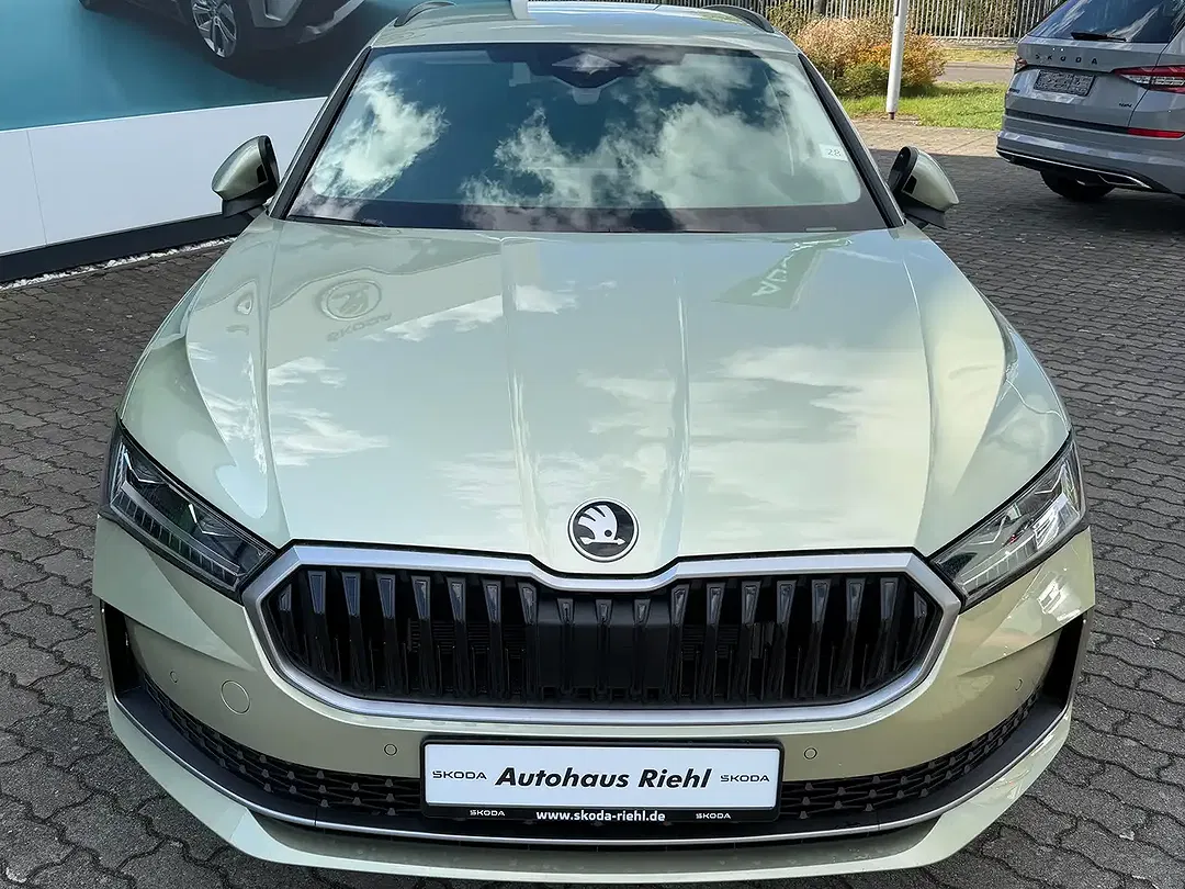 Skoda Superb - Thumbnail 3