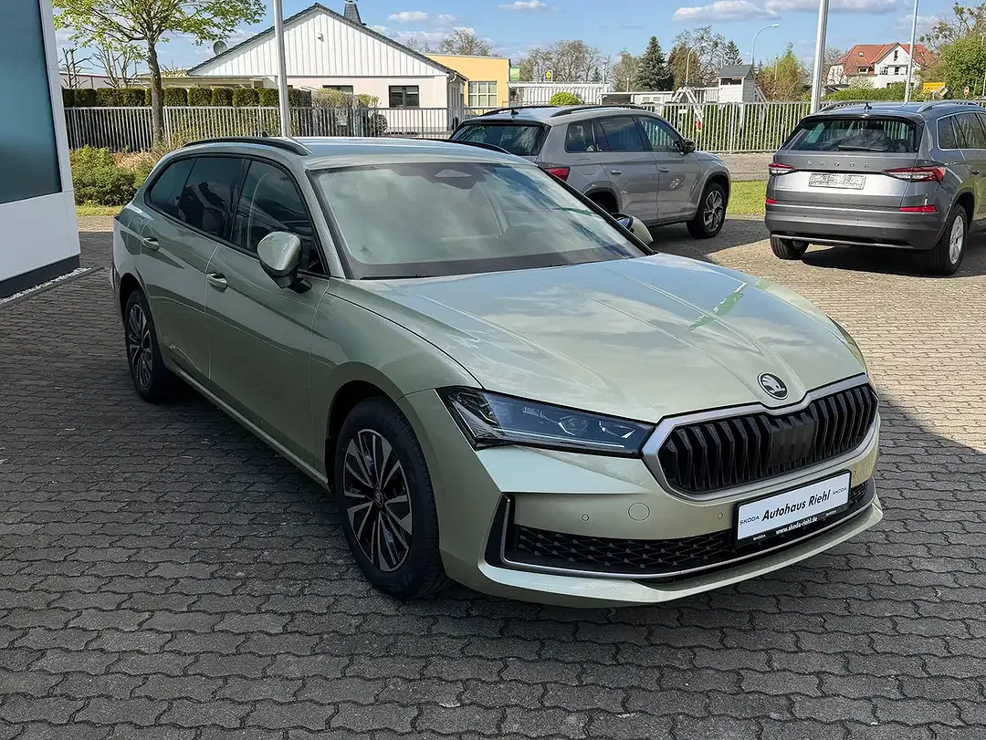 Skoda Superb - Thumbnail 4
