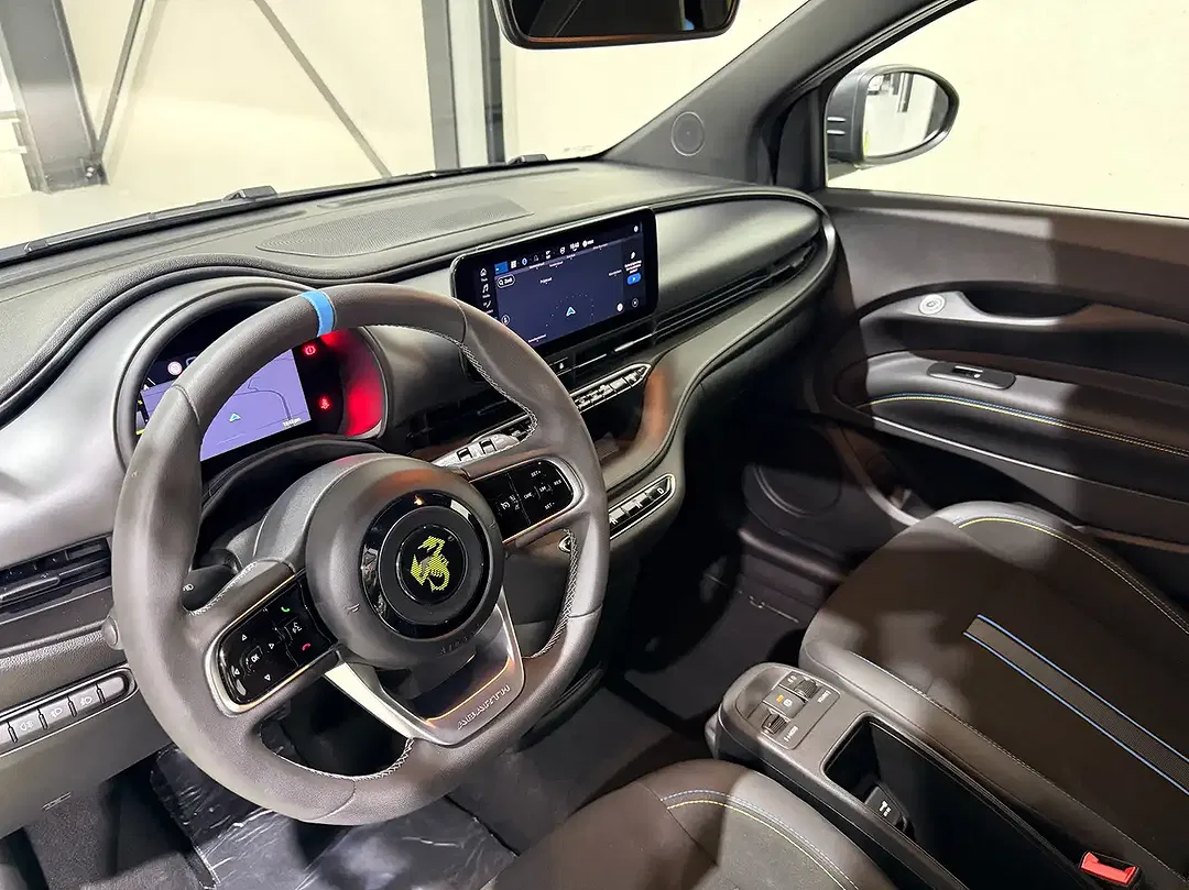 Abarth 500e - Thumbnail 7