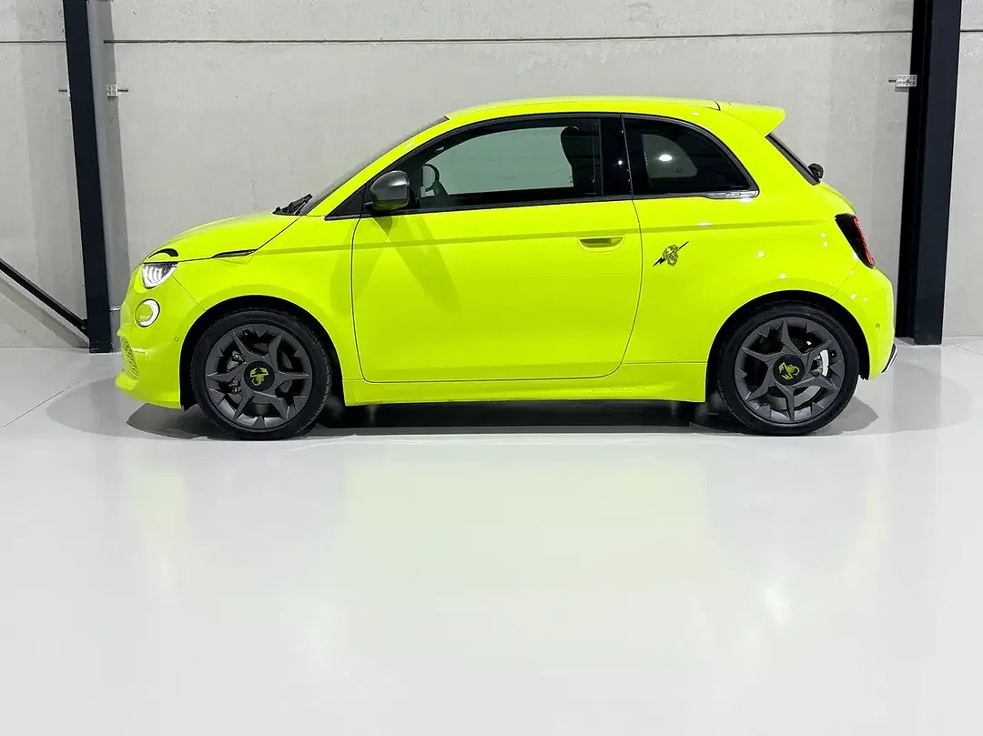 Abarth 500e - Thumbnail 9