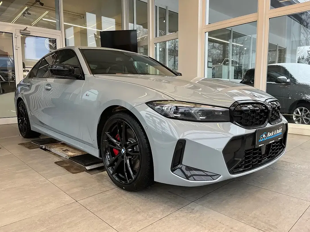 BMW M3 - Thumbnail 2