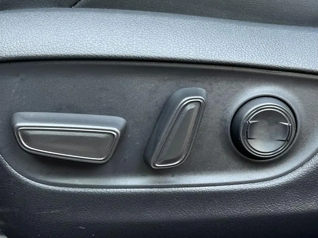 Toyota RAV 4 - Thumbnail 7