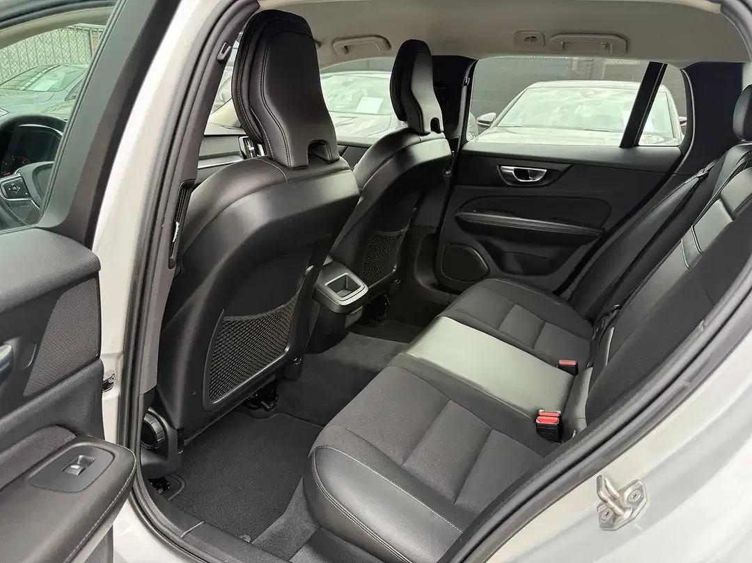 Volvo V60 - Thumbnail 14