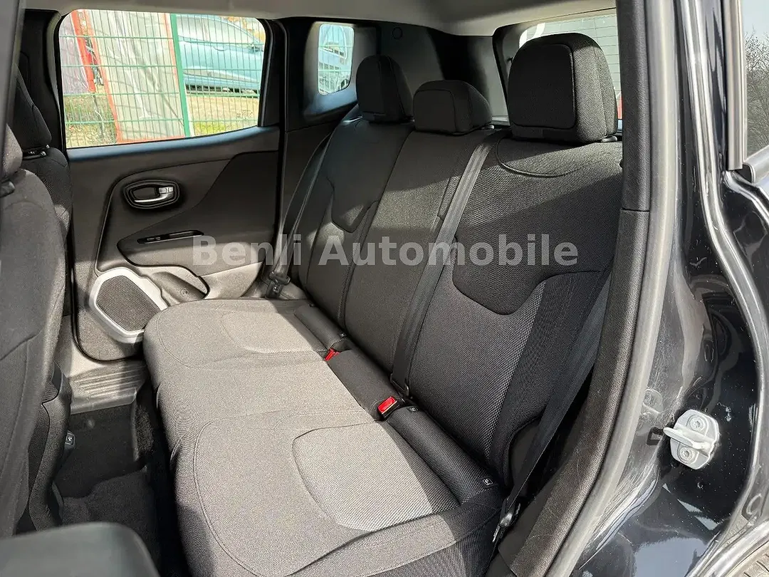 Jeep Renegade - Thumbnail 15