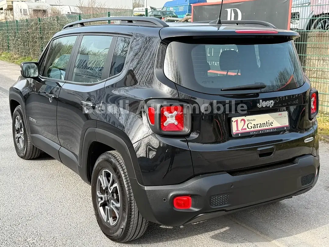 Jeep Renegade - Thumbnail 3