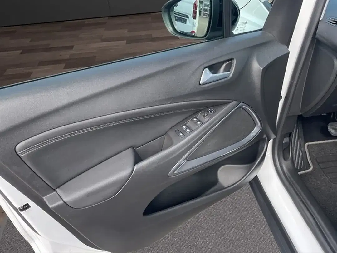 Opel Crossland - Thumbnail 10