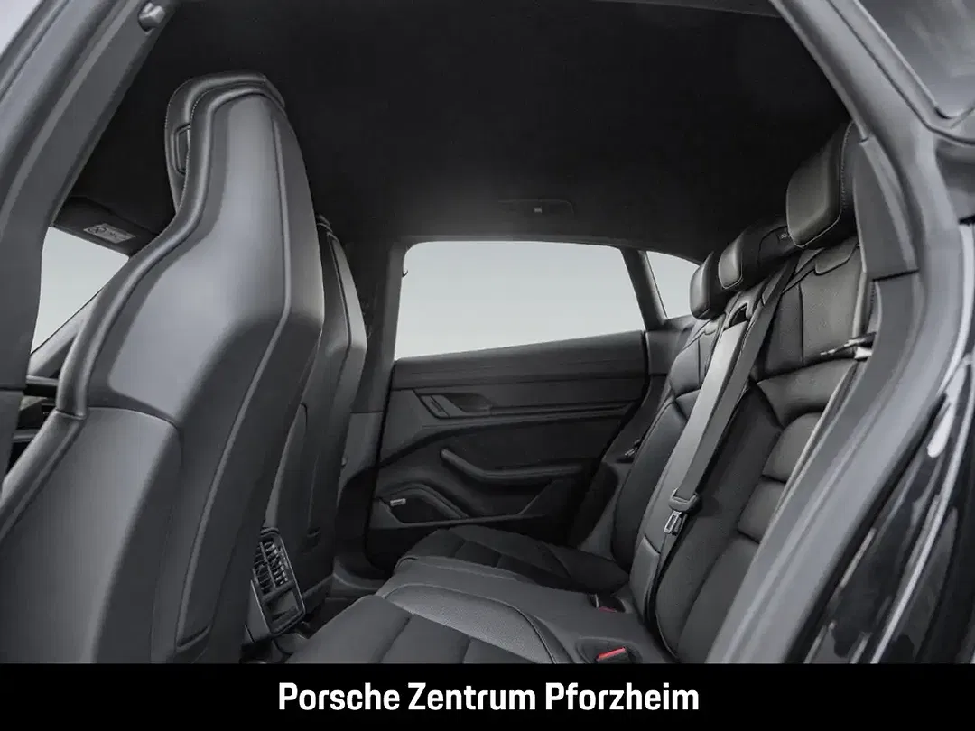 Porsche Taycan - Thumbnail 7
