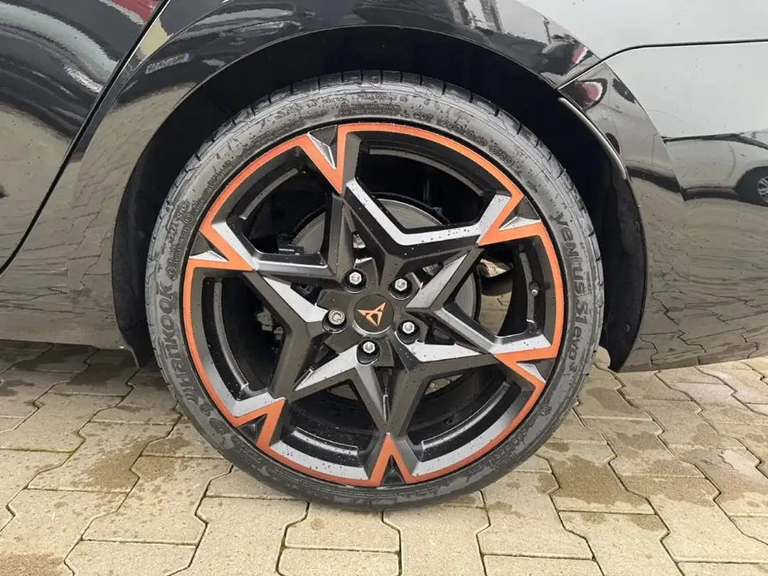 CUPRA Leon - Thumbnail 11