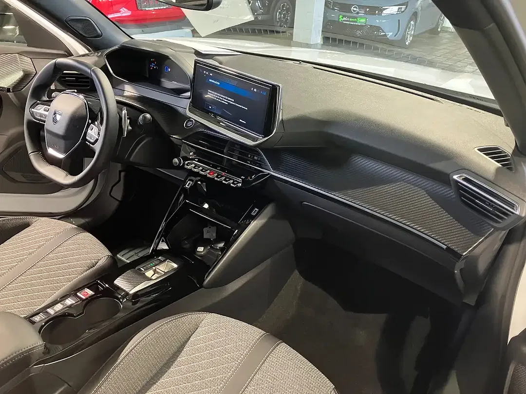 Peugeot 2008 - Thumbnail 3