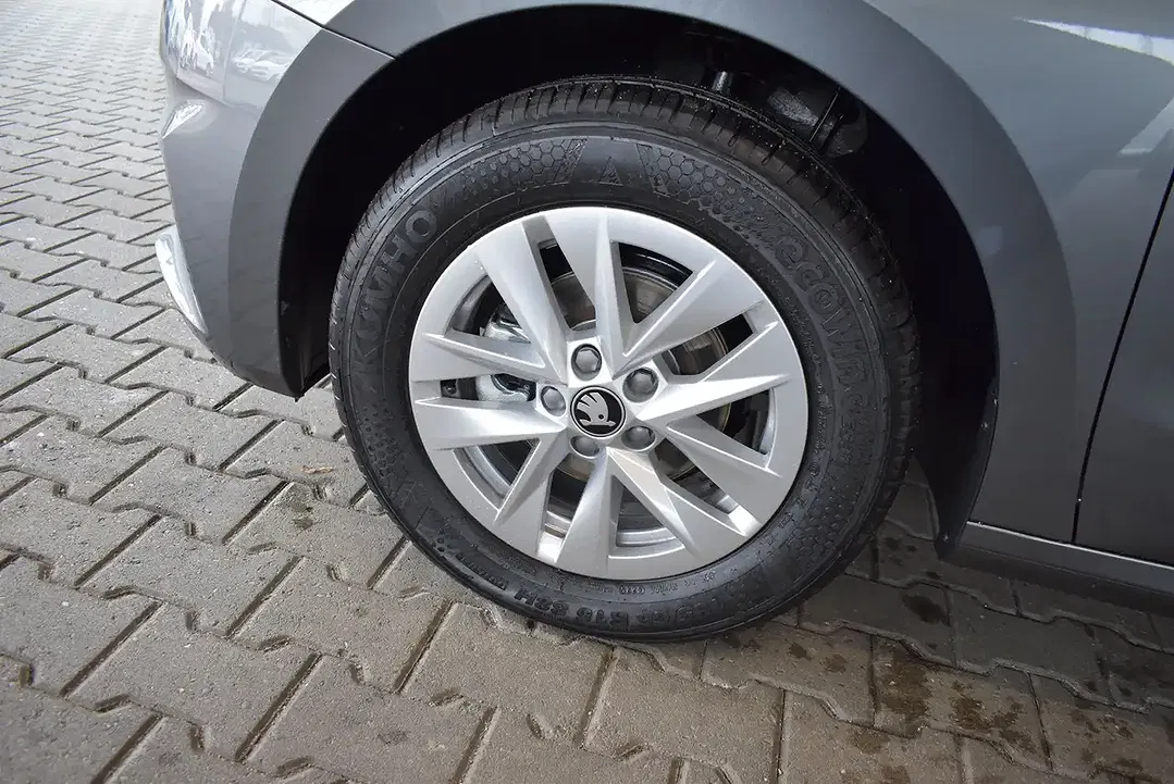 Skoda Fabia - Thumbnail 2