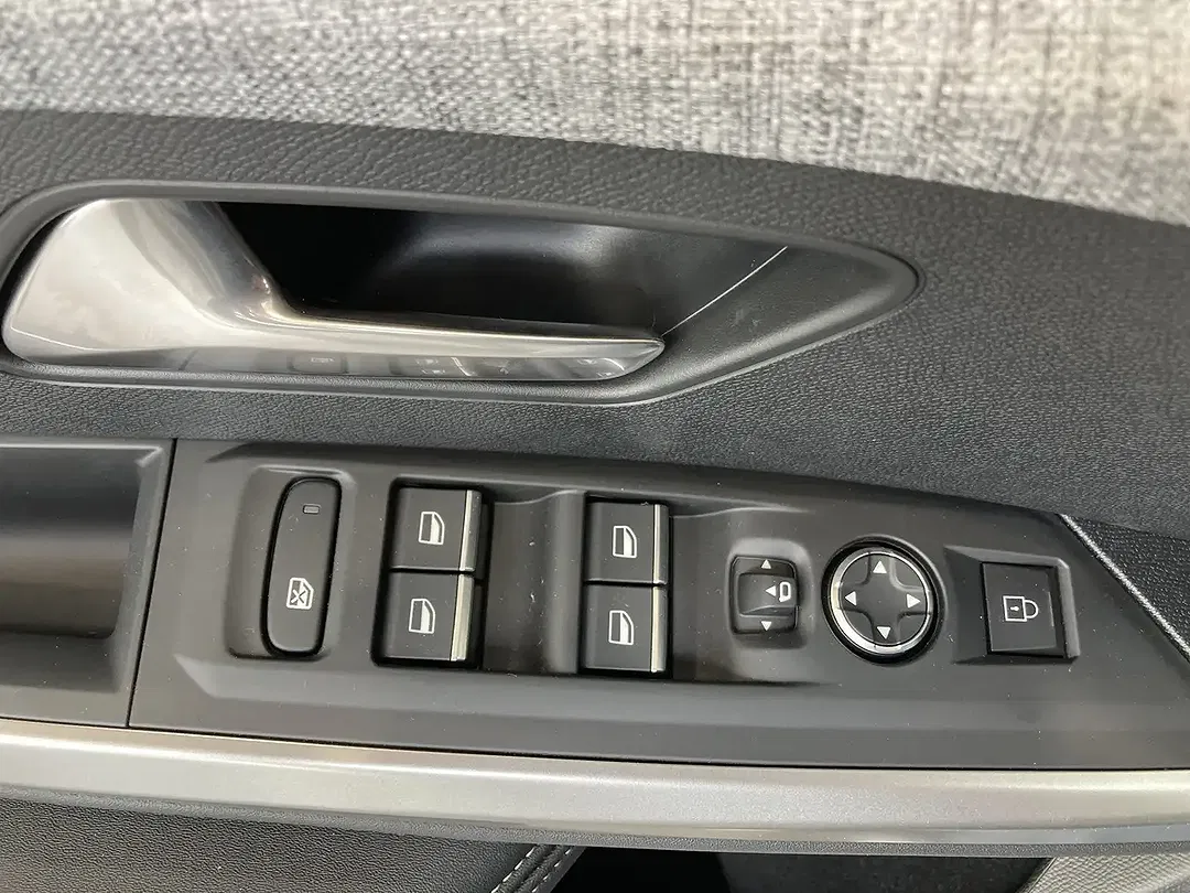 Peugeot 5008 - Thumbnail 12