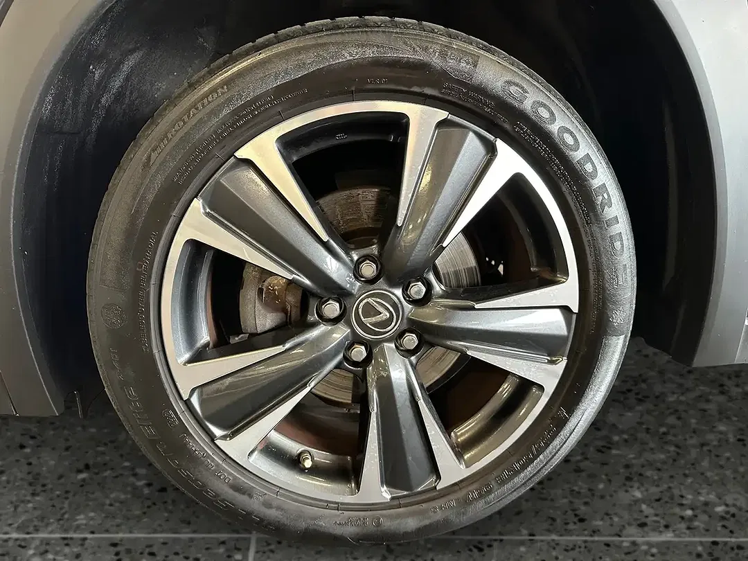 Lexus UX 250h - Thumbnail 15