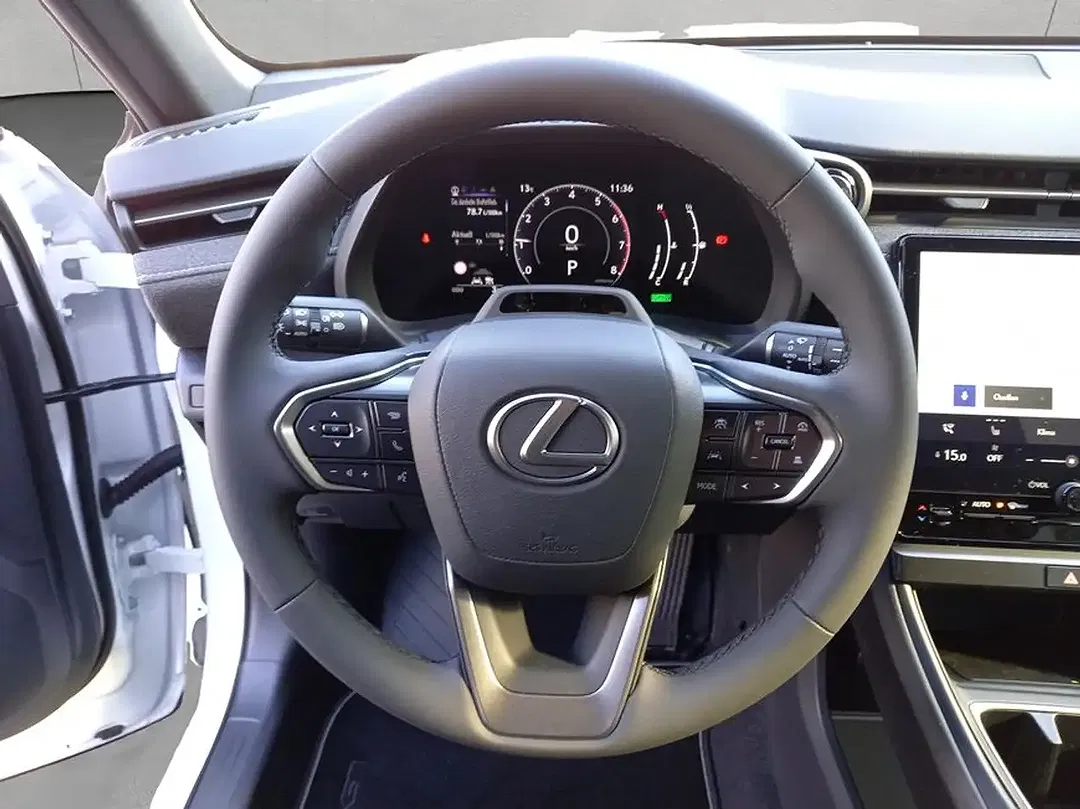 Lexus LBX - Thumbnail 11