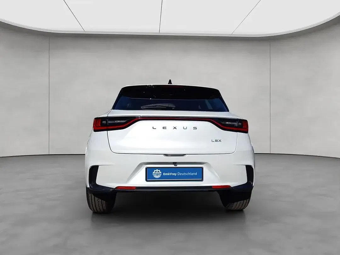 Lexus LBX - Thumbnail 4