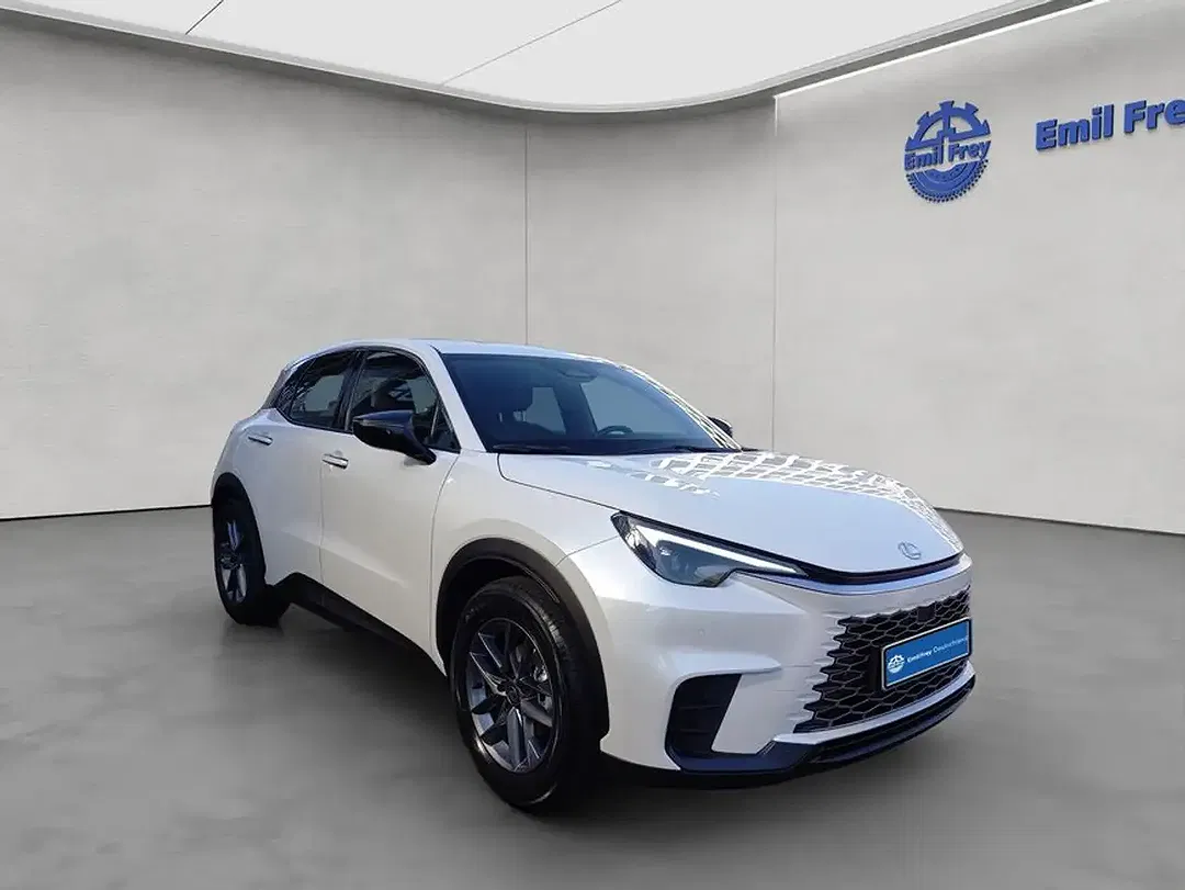 Lexus LBX - Thumbnail 8