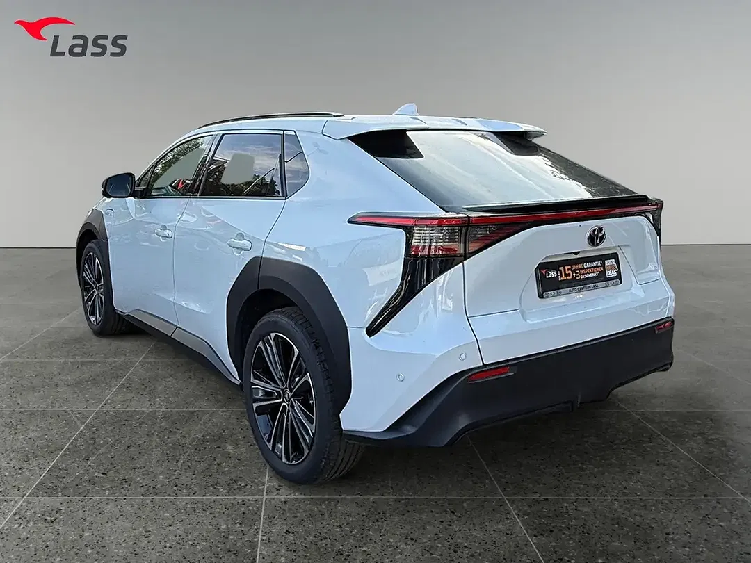 Toyota bZ4X - Thumbnail 3