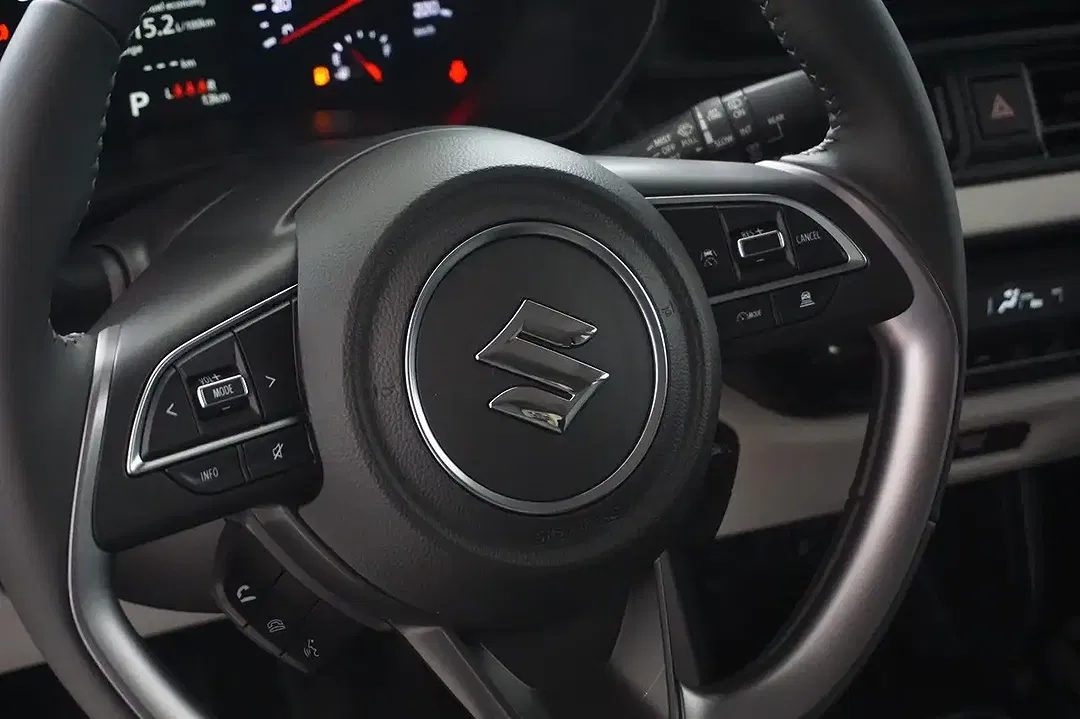 Suzuki Swift - Thumbnail 10