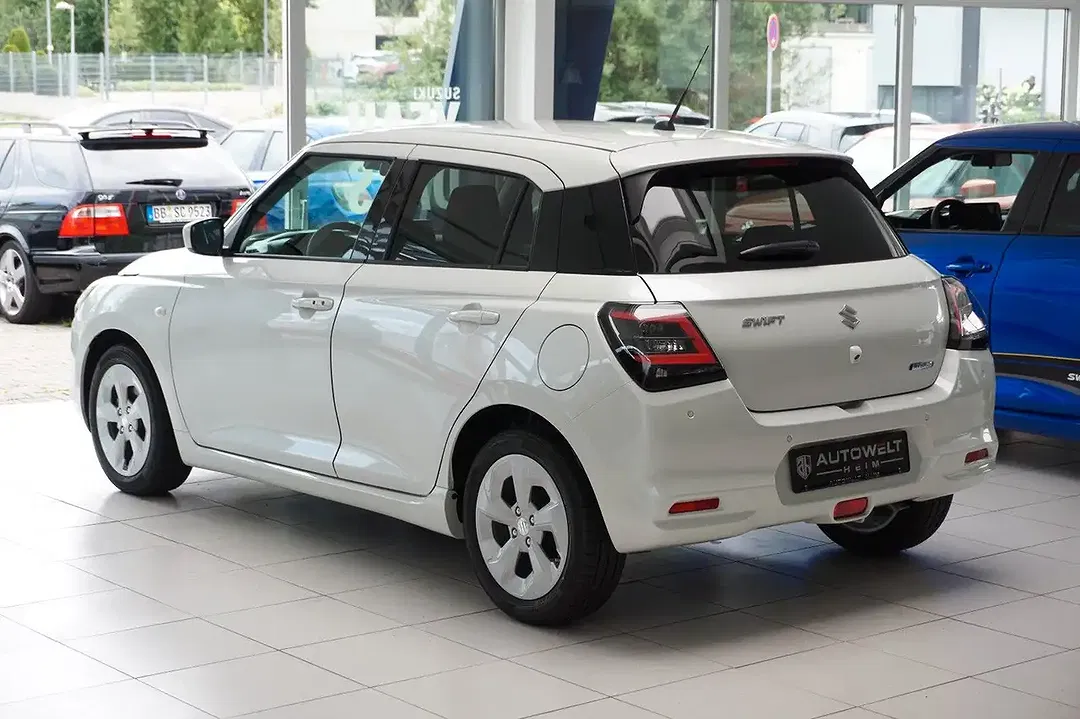 Suzuki Swift - Thumbnail 5
