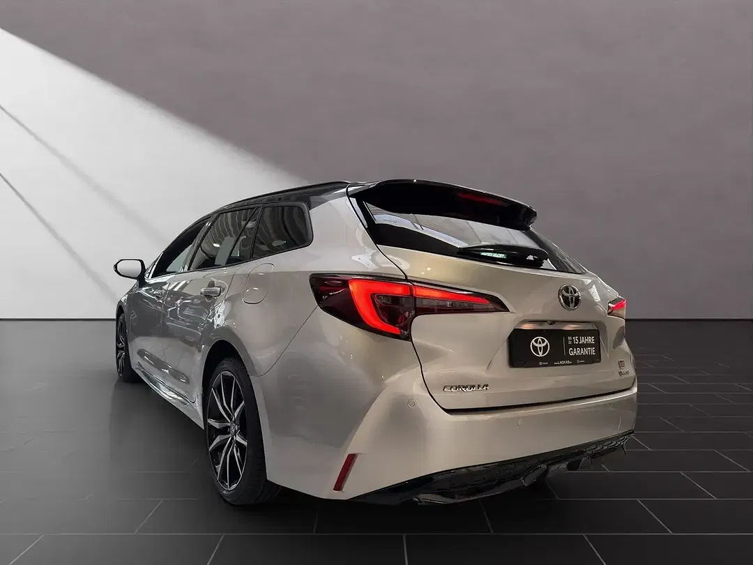 Toyota Corolla - Thumbnail 3