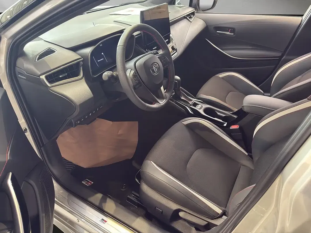 Toyota Corolla - Thumbnail 9