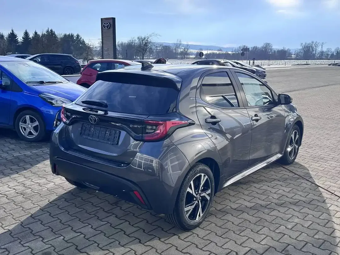 Toyota Yaris - Thumbnail 5