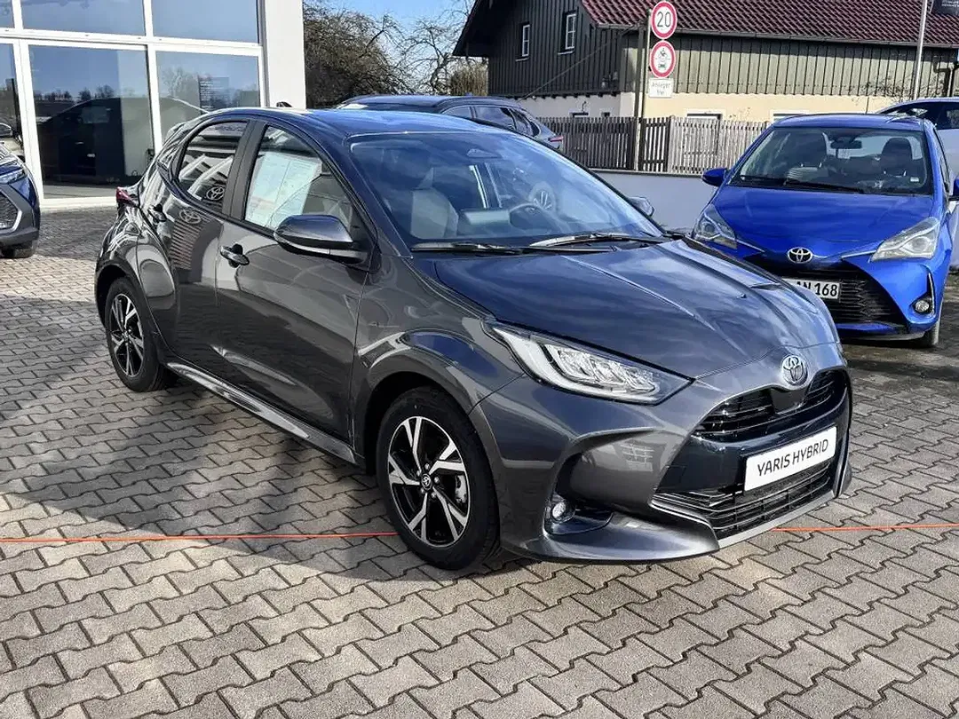 Toyota Yaris - Thumbnail 6