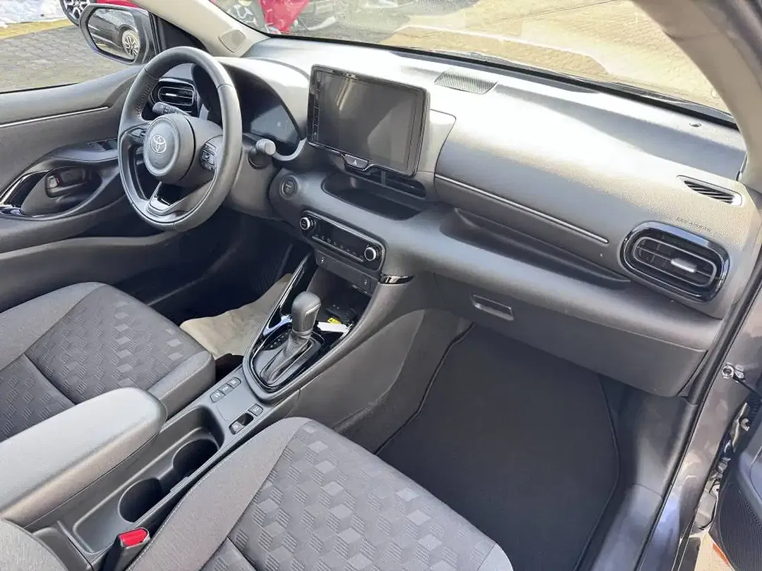 Toyota Yaris - Thumbnail 7
