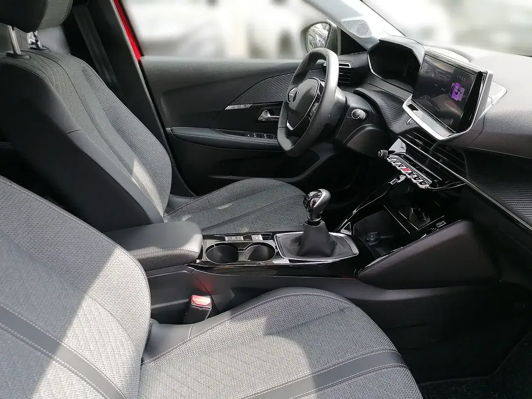 Peugeot 208 - Thumbnail 13