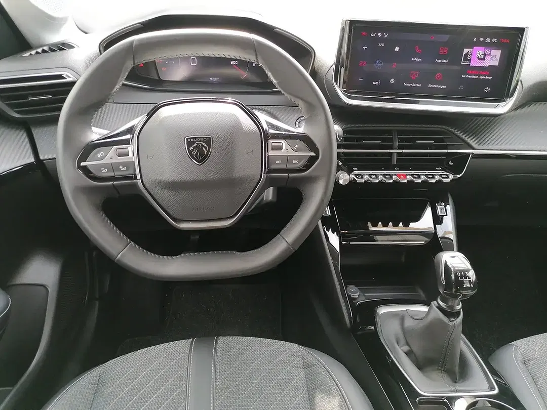 Peugeot 208 - Thumbnail 8