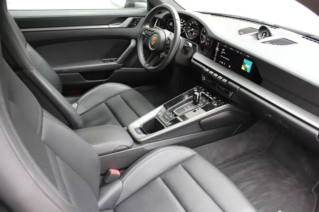 Porsche 992 - Thumbnail 11