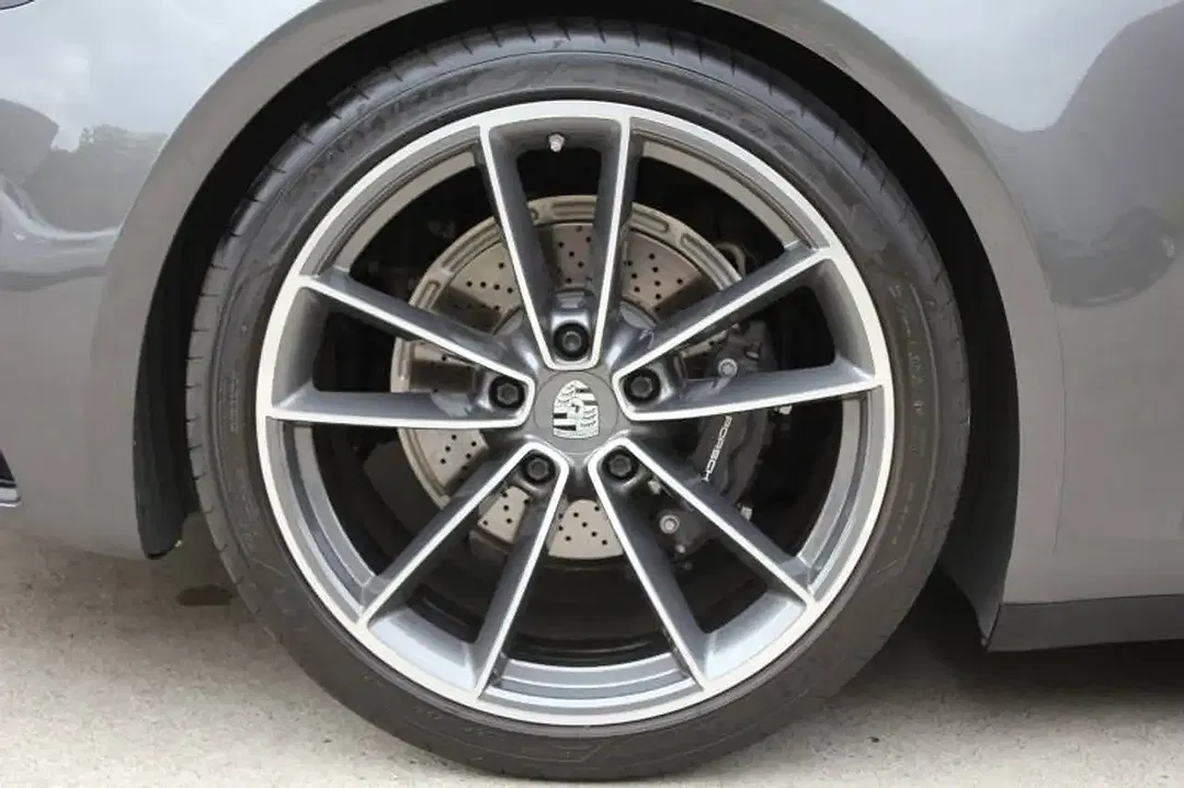 Porsche 992 - Thumbnail 7