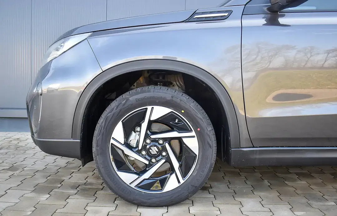 Suzuki Vitara - Thumbnail 5
