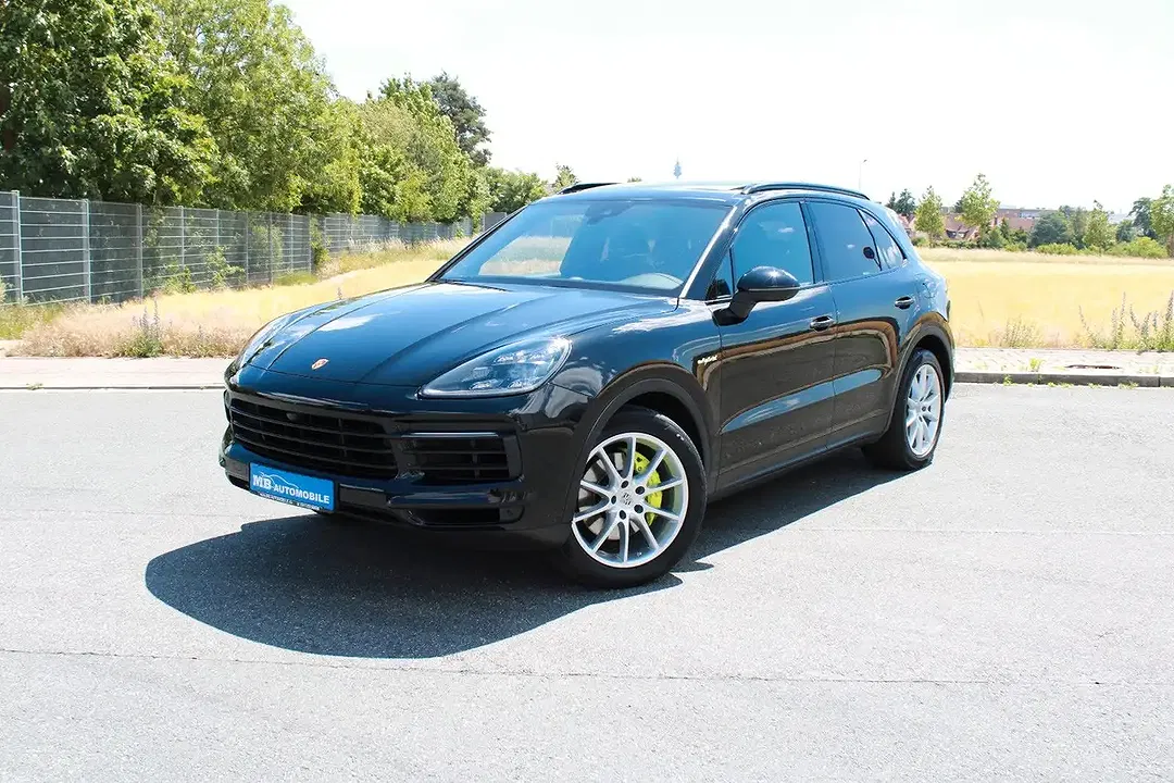 Porsche Cayenne - Thumbnail 1