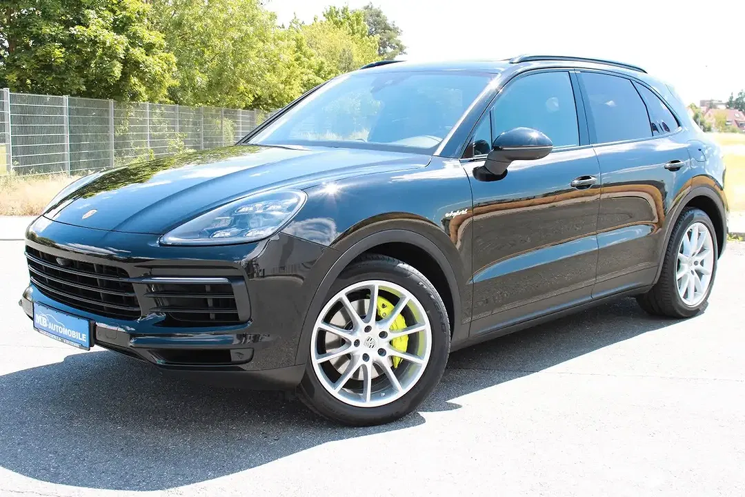 Porsche Cayenne - Thumbnail 2