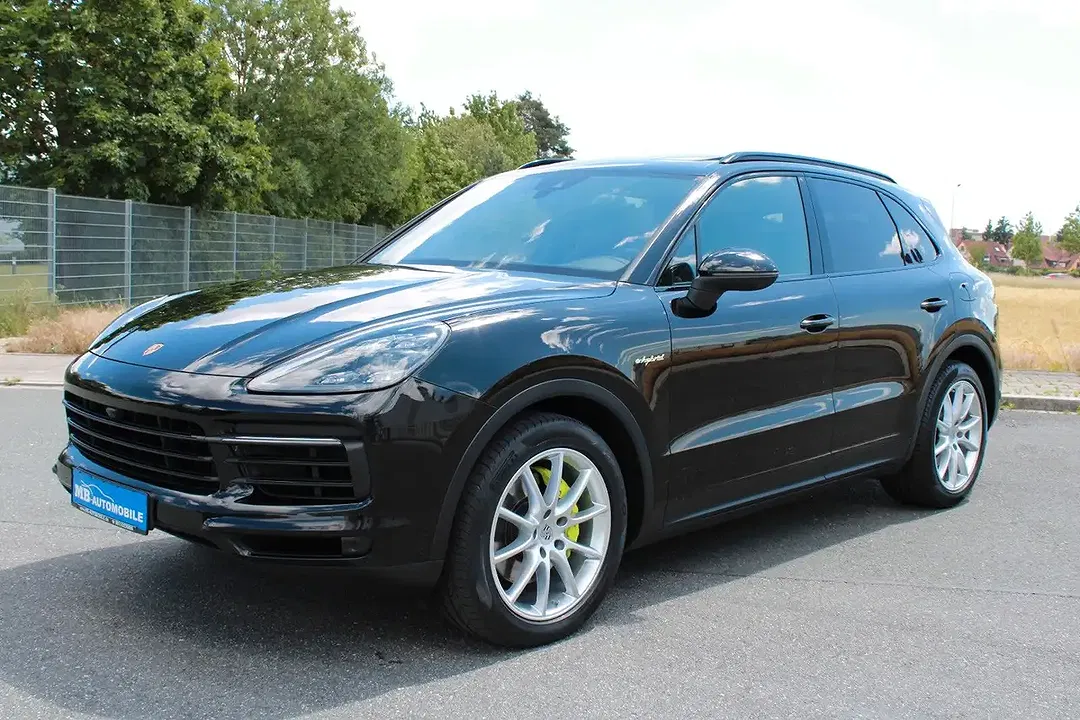 Porsche Cayenne - Thumbnail 3