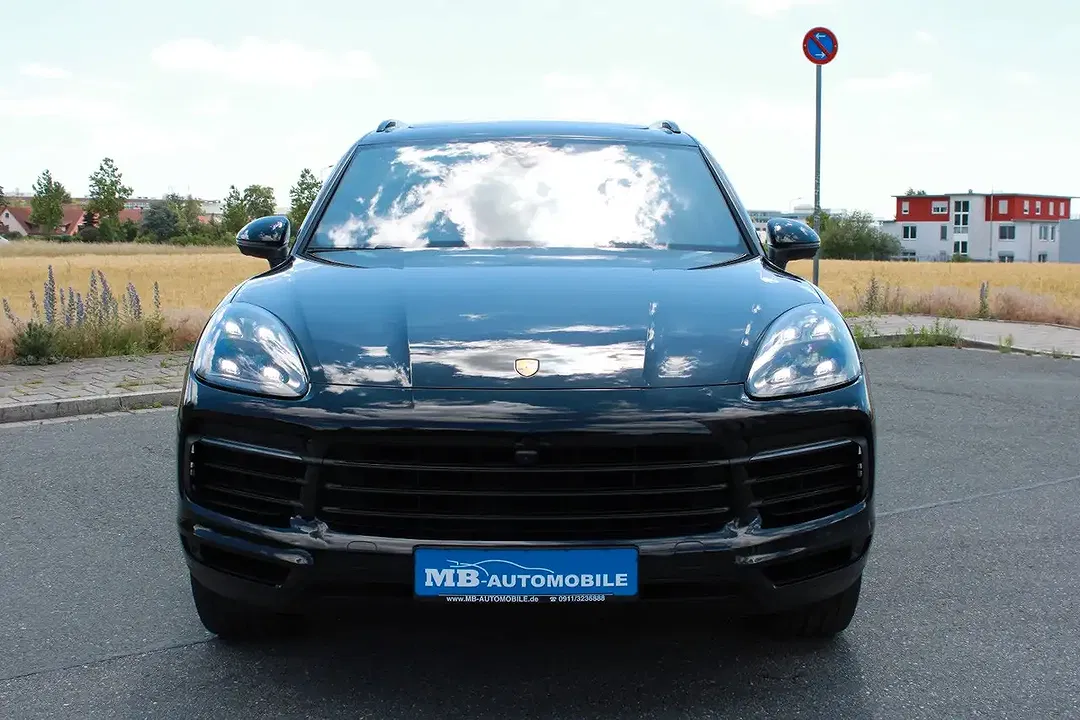 Porsche Cayenne - Thumbnail 4