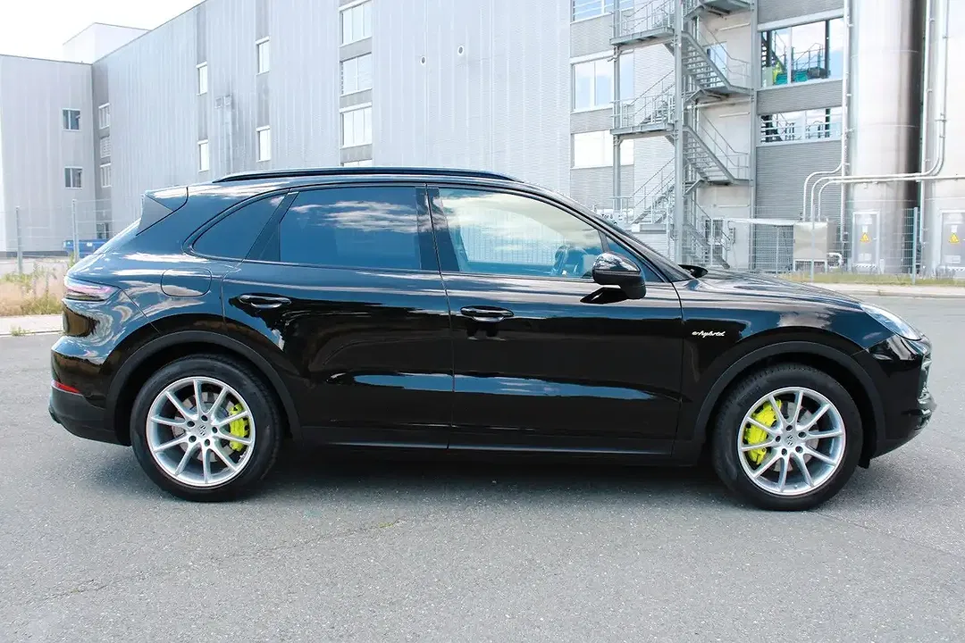 Porsche Cayenne - Thumbnail 6