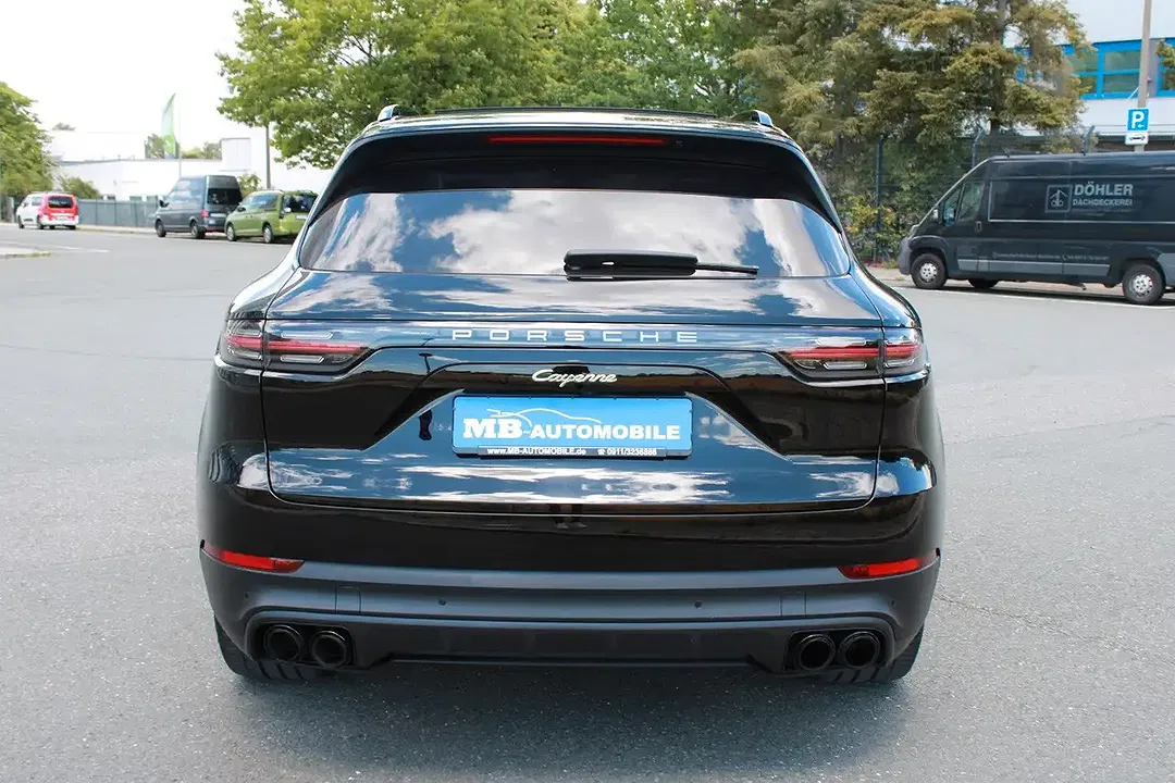 Porsche Cayenne - Thumbnail 9