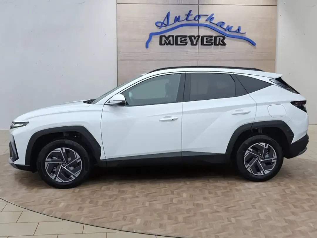 Hyundai TUCSON - Thumbnail 2
