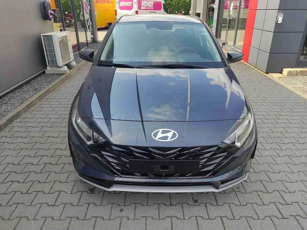 Hyundai i20 - Thumbnail 2
