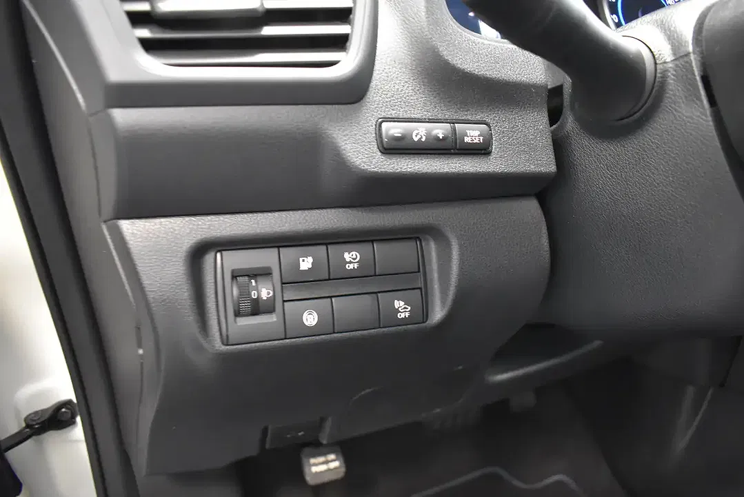 Nissan Leaf - Thumbnail 12