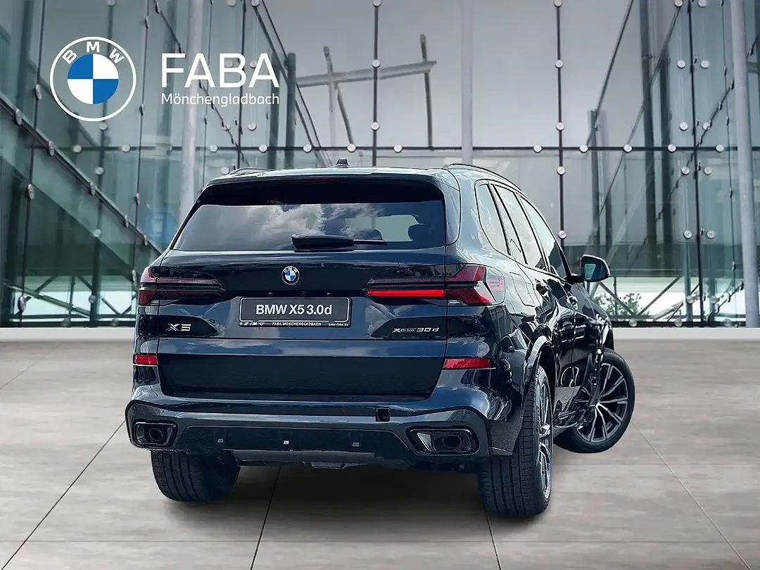 BMW X5 - Thumbnail 2