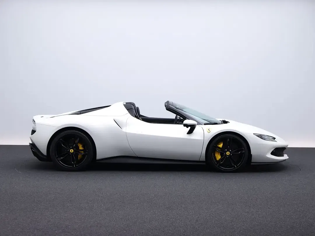Ferrari 296 GTS - Thumbnail 5