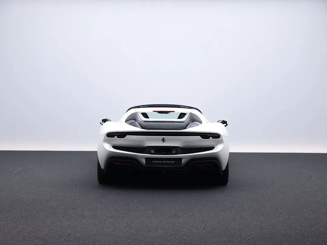 Ferrari 296 GTS - Thumbnail 7