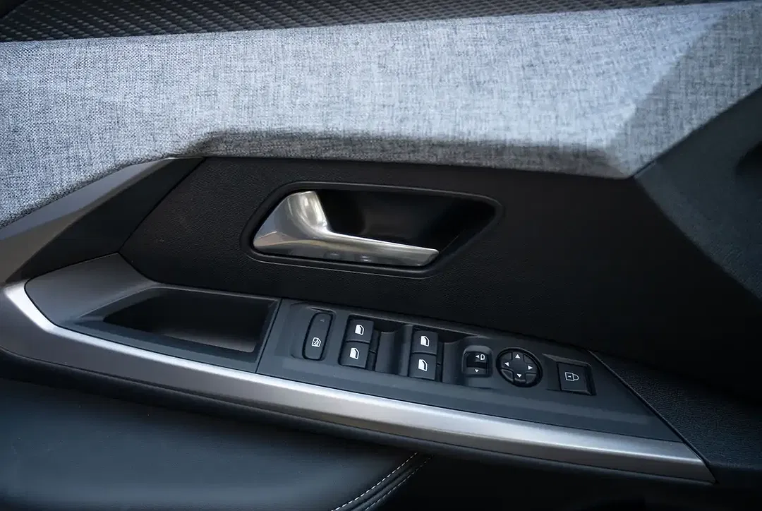 Peugeot 5008 - Thumbnail 13