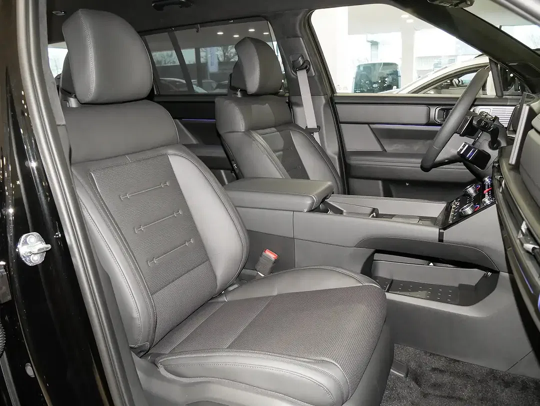 Hyundai SANTA FE - Thumbnail 3