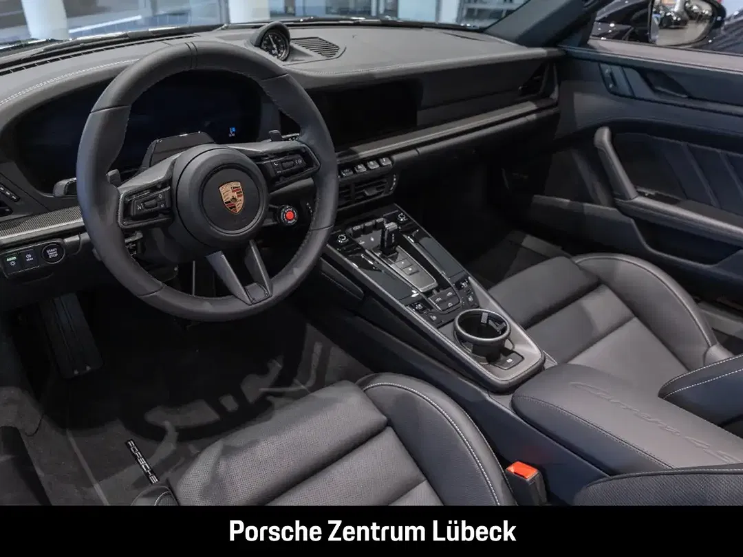 Porsche 992 - Thumbnail 3
